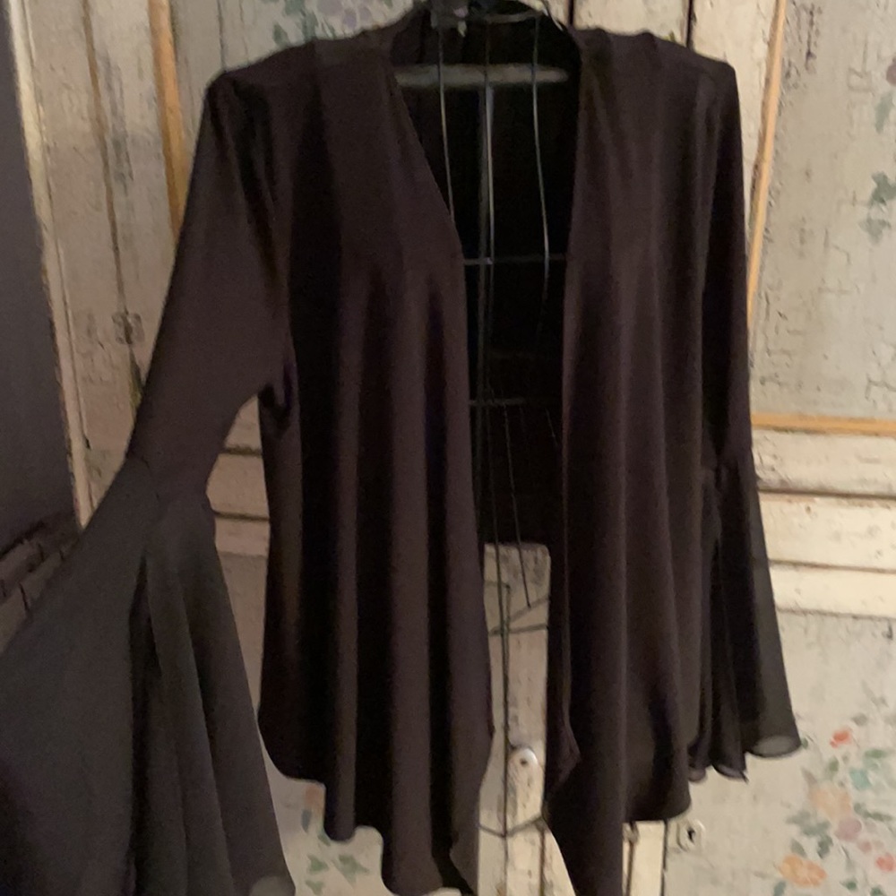 Sexy❤️jaccket/ cape like with flowy arms